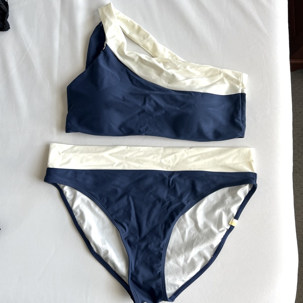Summersalt. The sidestroke bikini top and the classic turndown bottom.